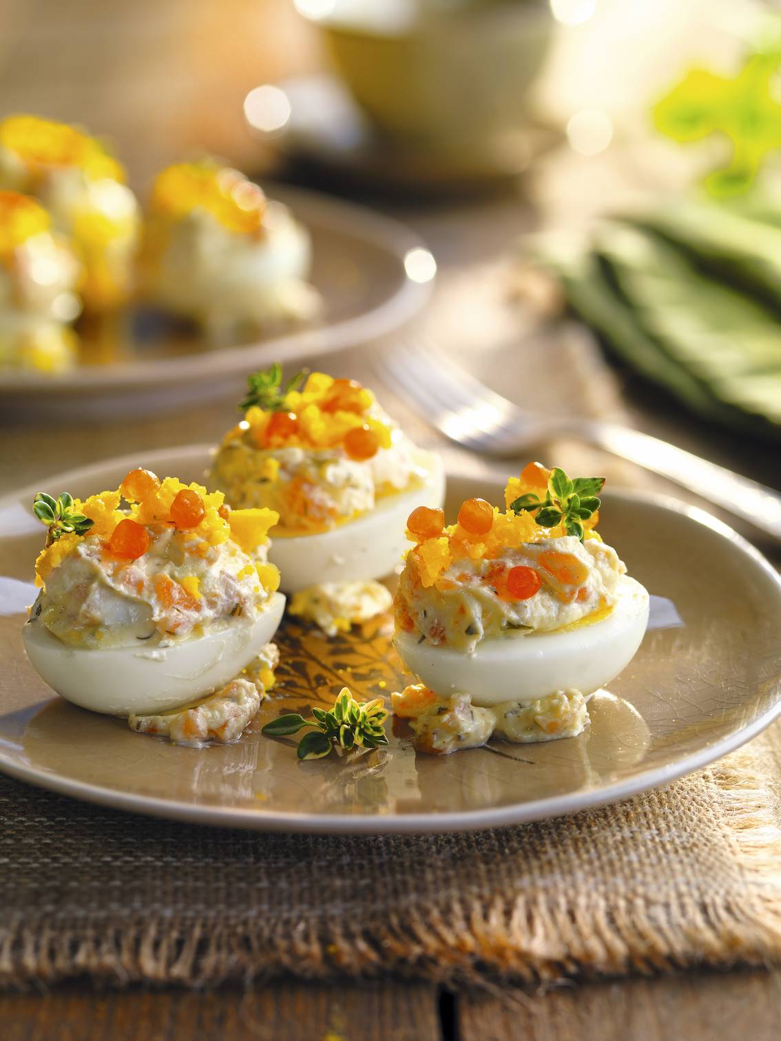 cena romántica en casa huevos rellenos de salmón y atún