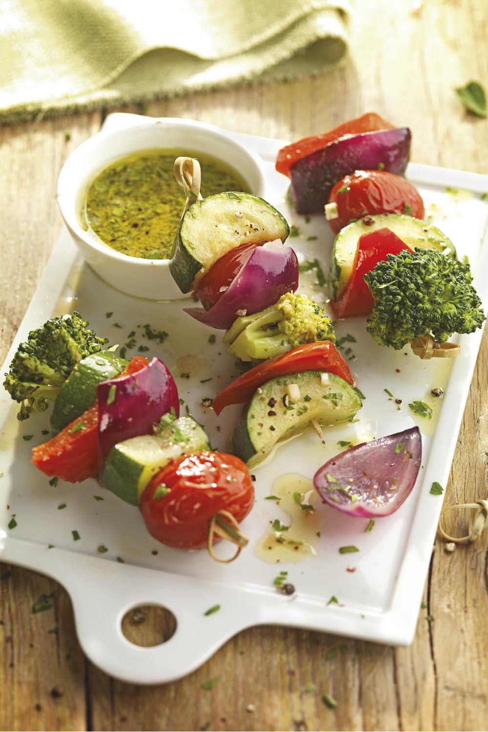 Cenas ligeras: brochetas con vinagreta de mostaza