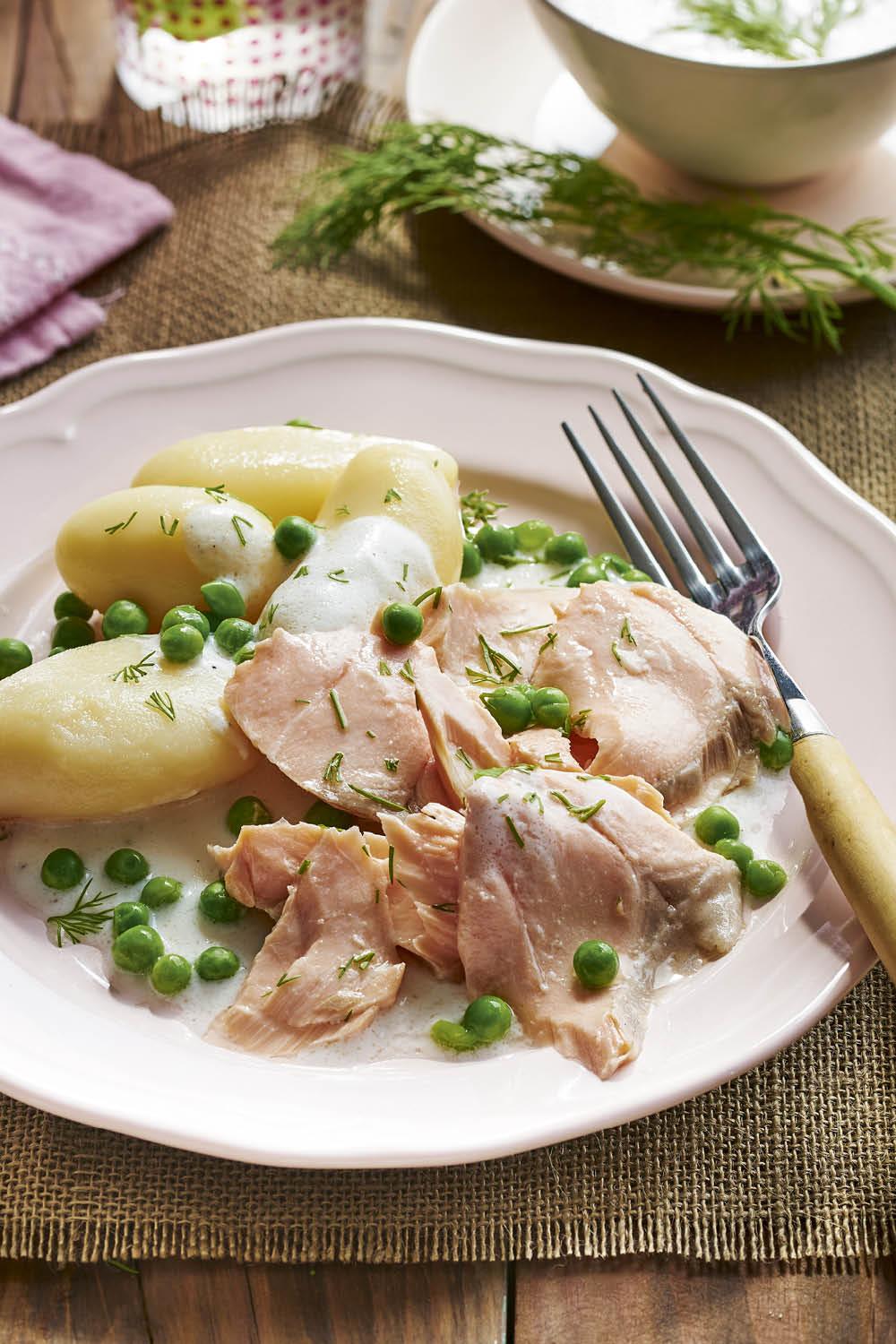 Cenas ligeras: salmón al vapor con patatas