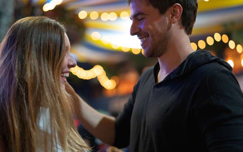 ¿Cómo actúa una chica cuando le gustas?