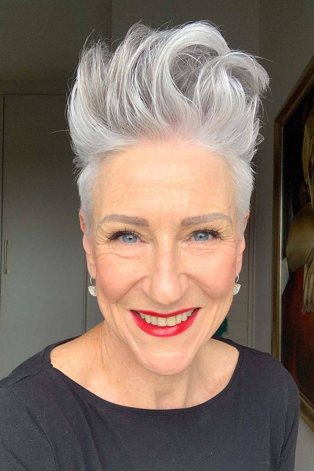 Cortes de pelo corto para mujeres de 60 años: Pixie punk