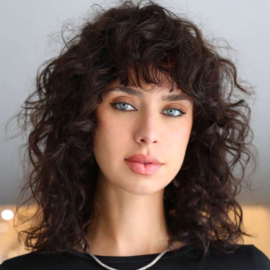 Cortes de pelo rizado para media melena