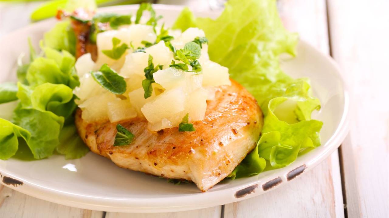 La dieta de la piña y el pollo para perder 2 kilos en 7 días