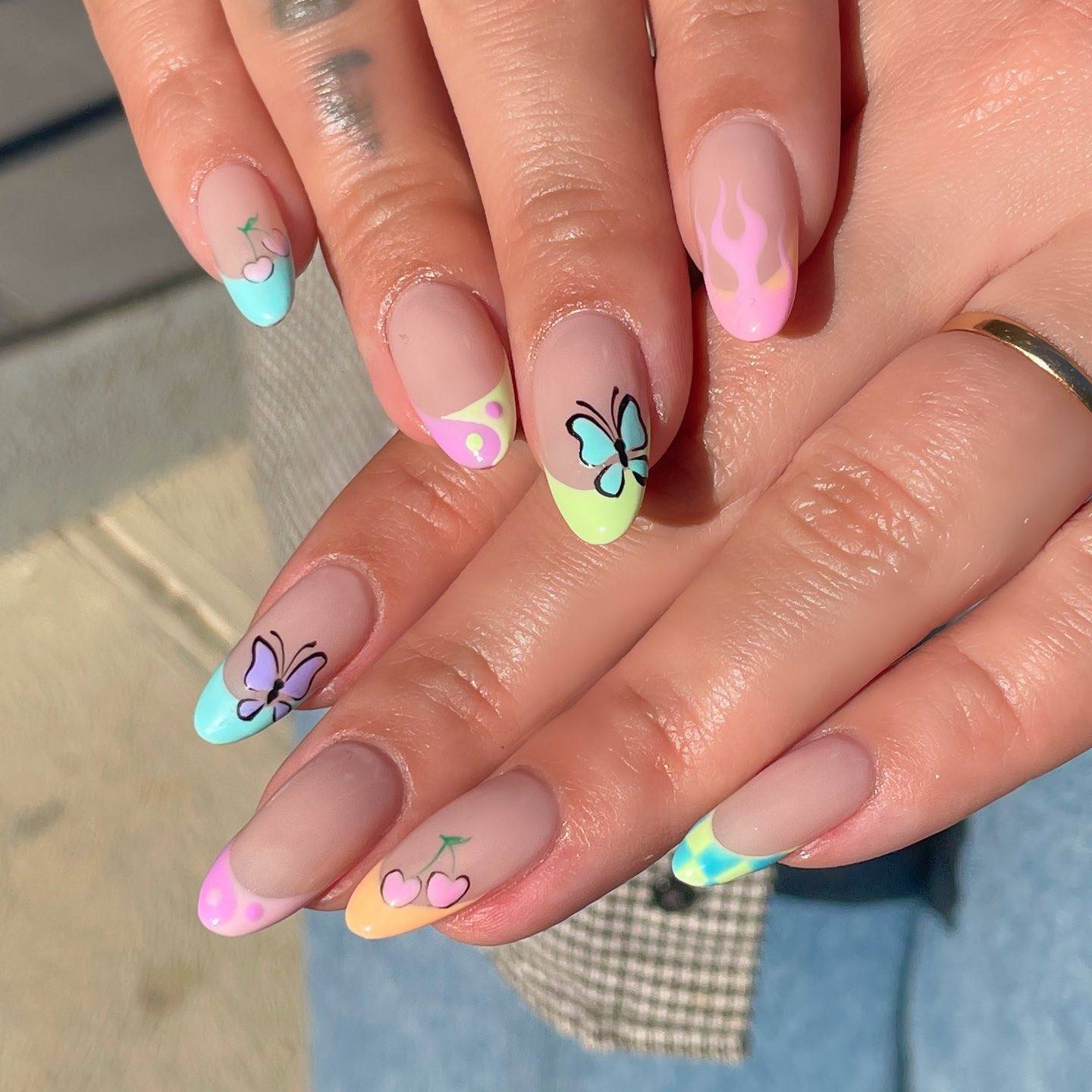 manicura francesa decorada