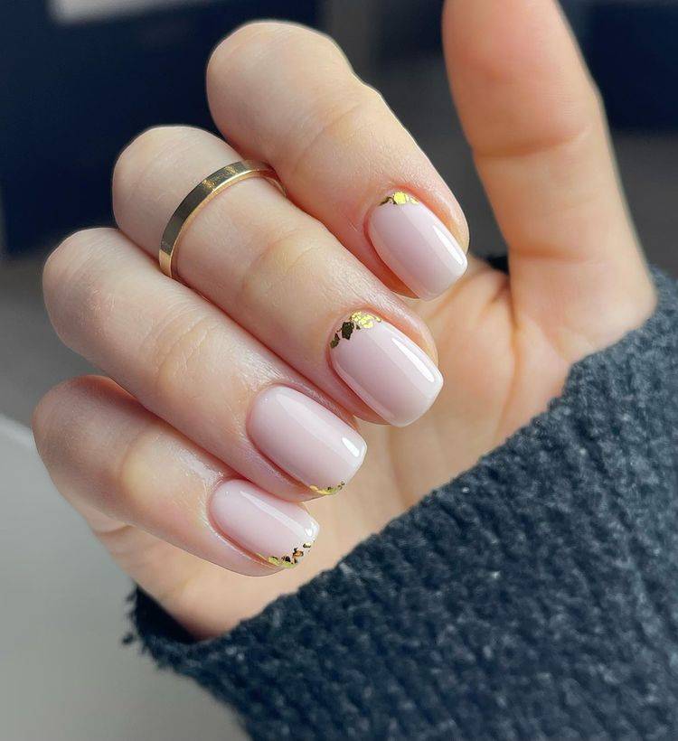 natural con toques dorados