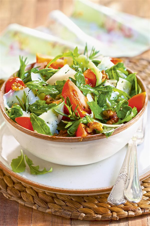 Recetas para adelgazar: ensalada de tomate y queso.