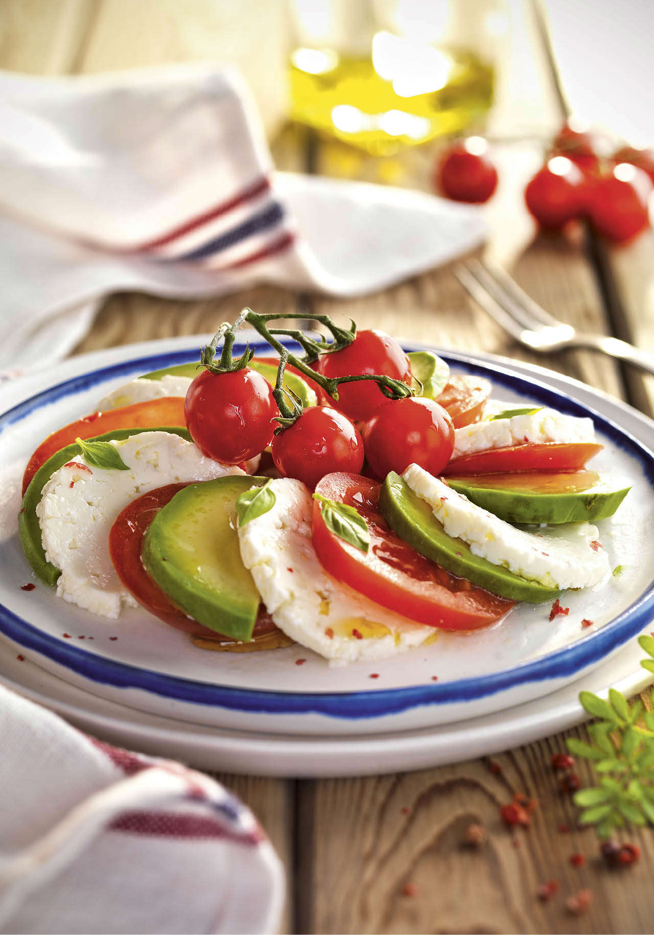 recetas sanas rapidas ensalada tomate aguacate queso