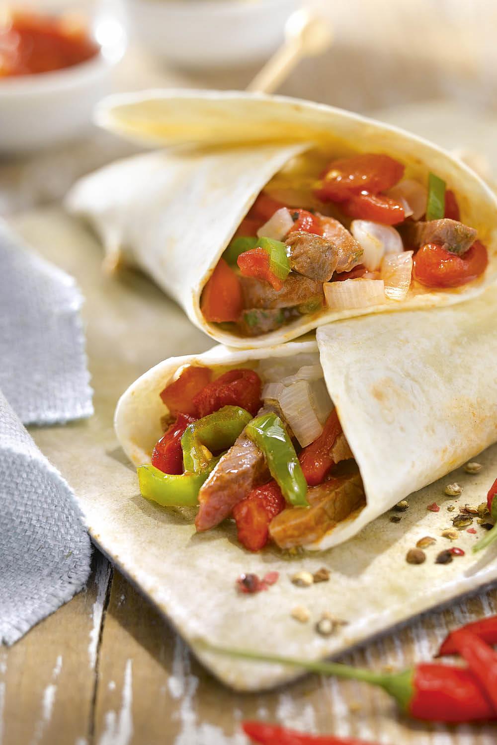 Cenas ligeras: fajitas de carne con pimientos