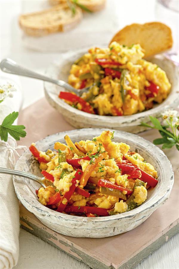 Cenas ligeras: huevos revueltos con pimiento