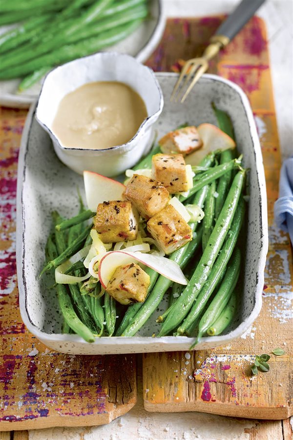 Recetas para adelgazar: judías verdes con puerro, tofu y manzana.
