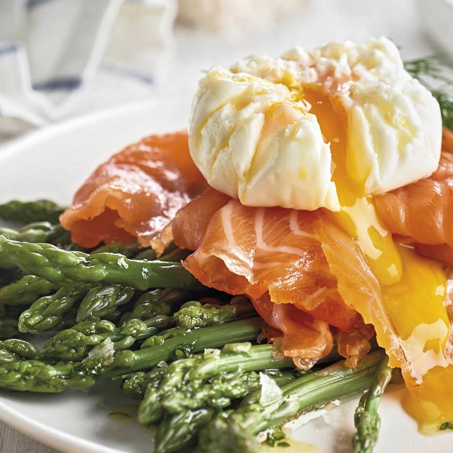 receta con esparragos salmon huevo