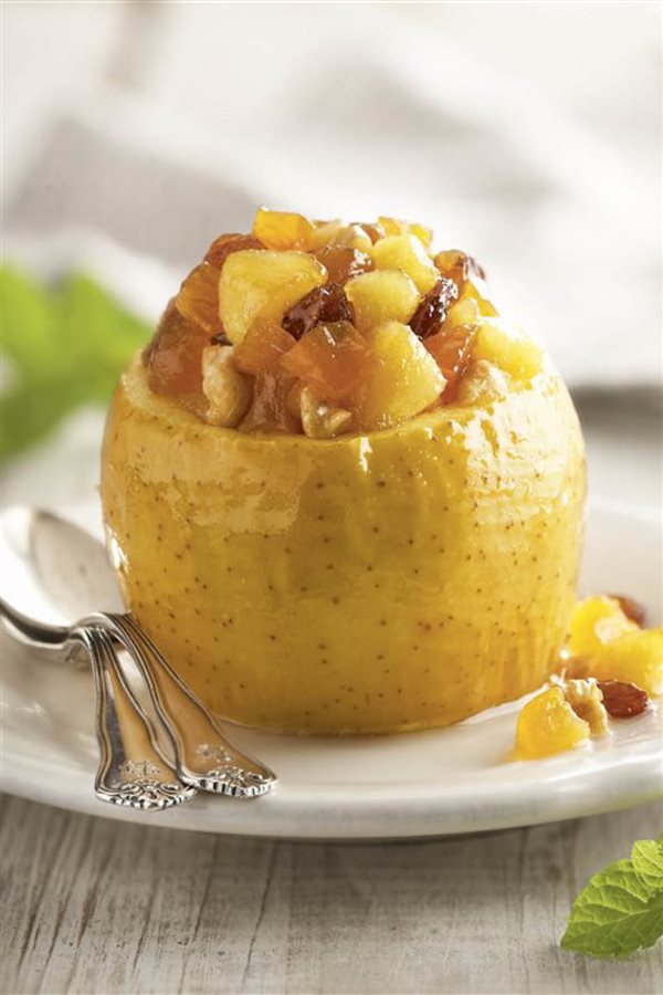 Manzana asada con canela y frutos secos
