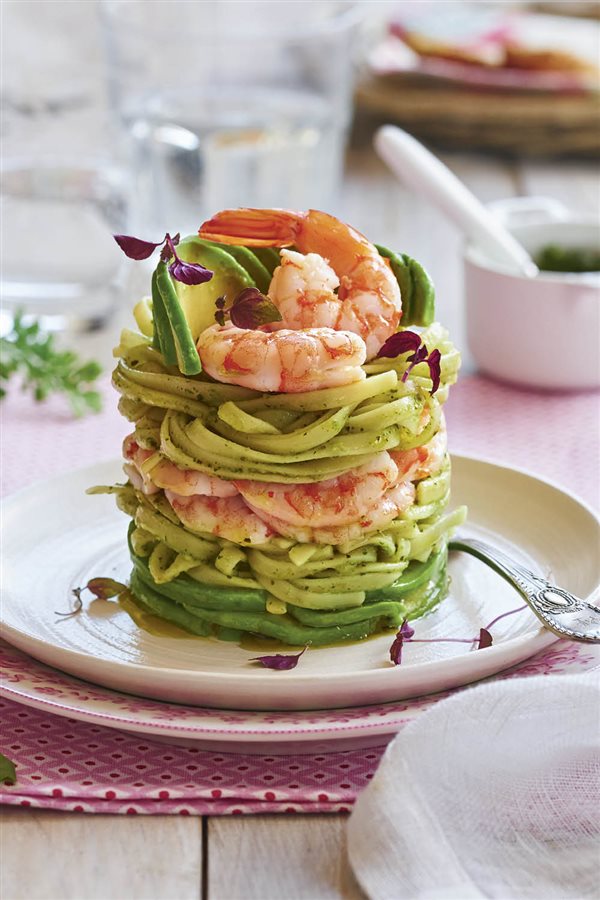 Recetas para adelgazar: tallarines con aguacate y langostinos.