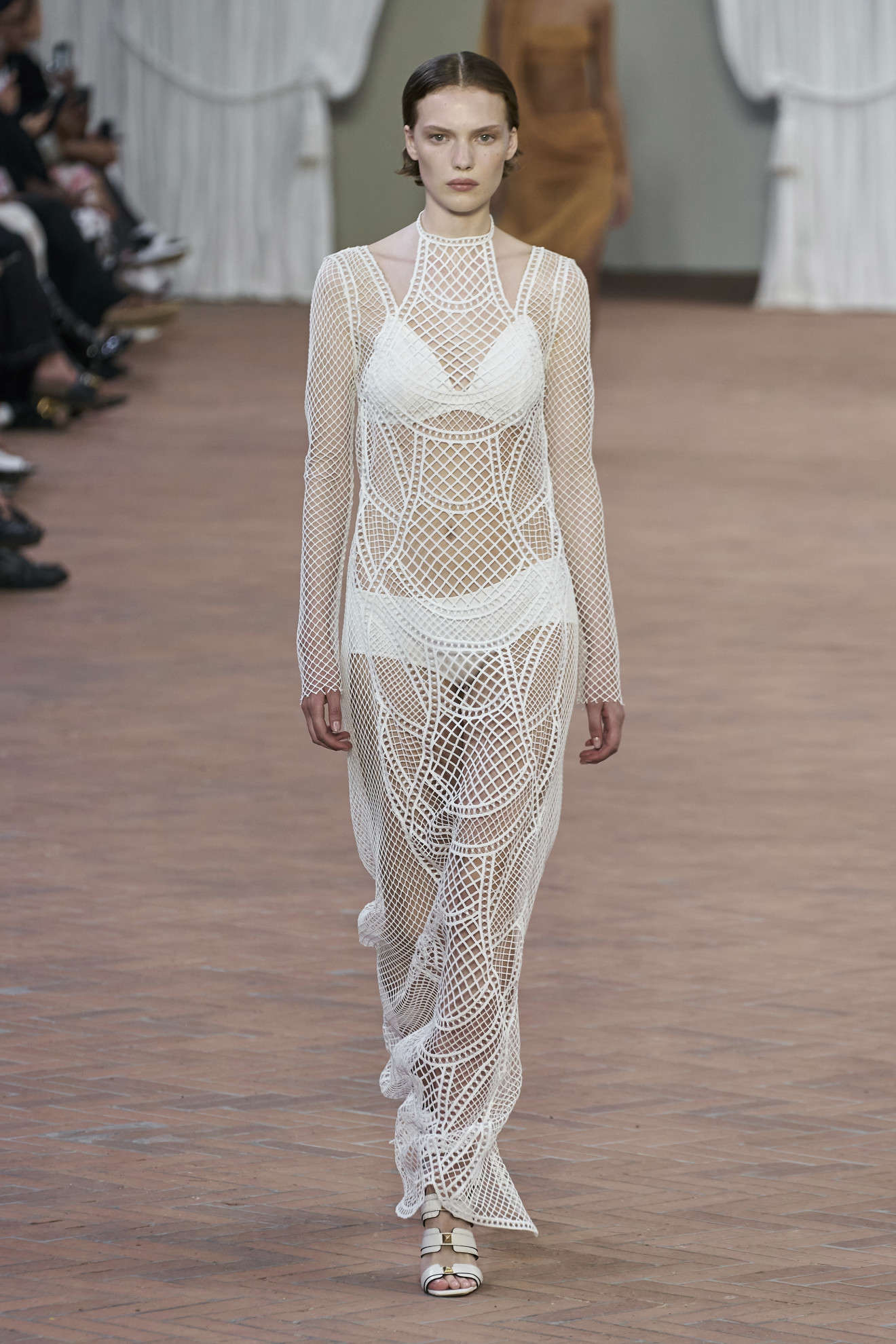 Transparencias en tejido blanco