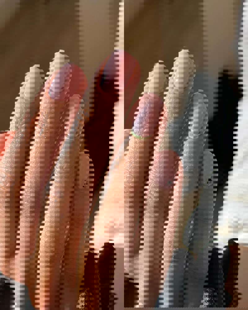 Uñas semipermanentes 2024: minimalistas