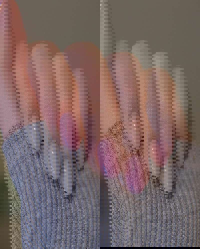 Uñas semipermanentes 2024: rosa suave